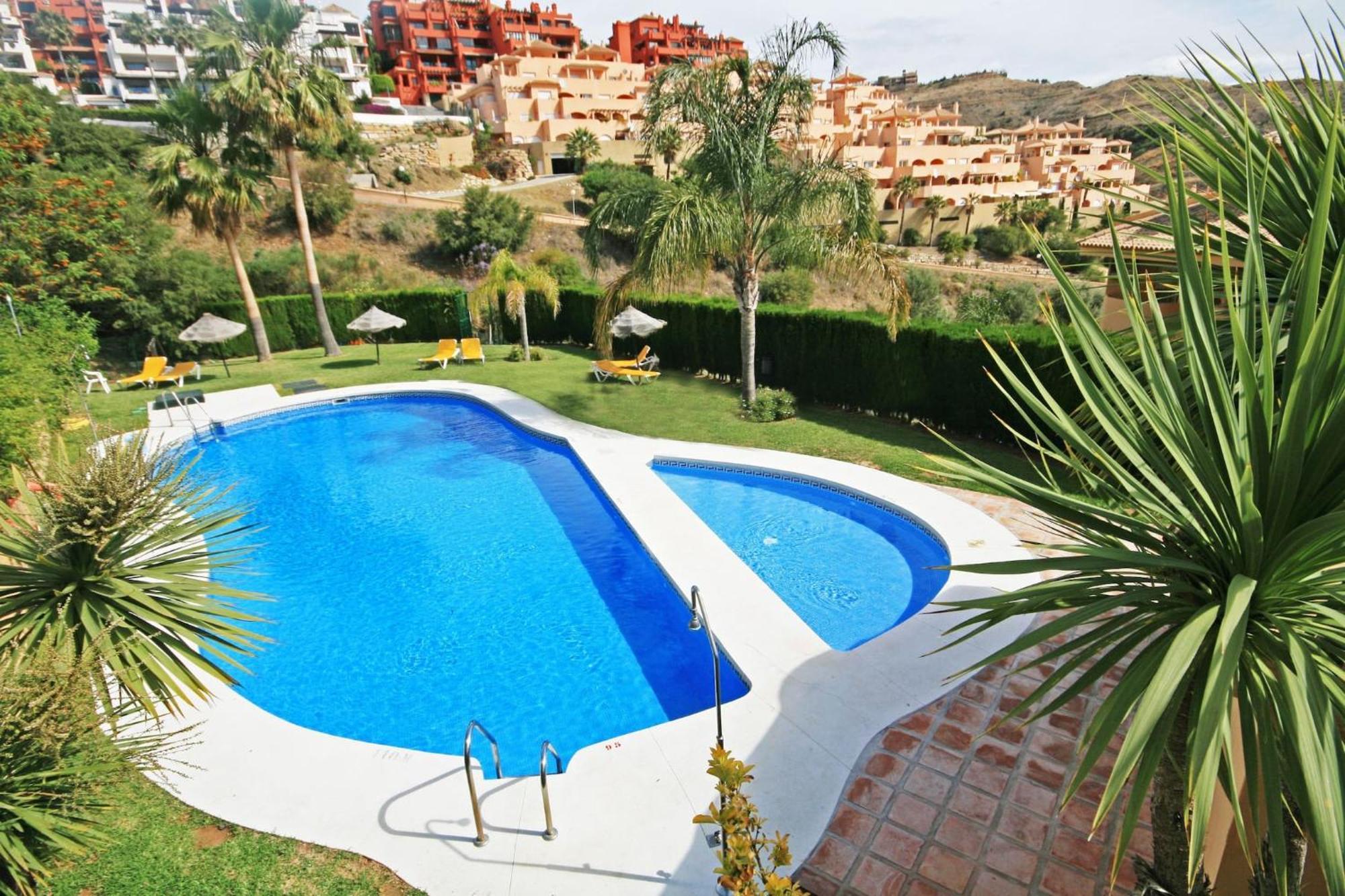 3 Bedroom Penthouse Apartment In Calahonda MIJAS COSTA Exterior photo